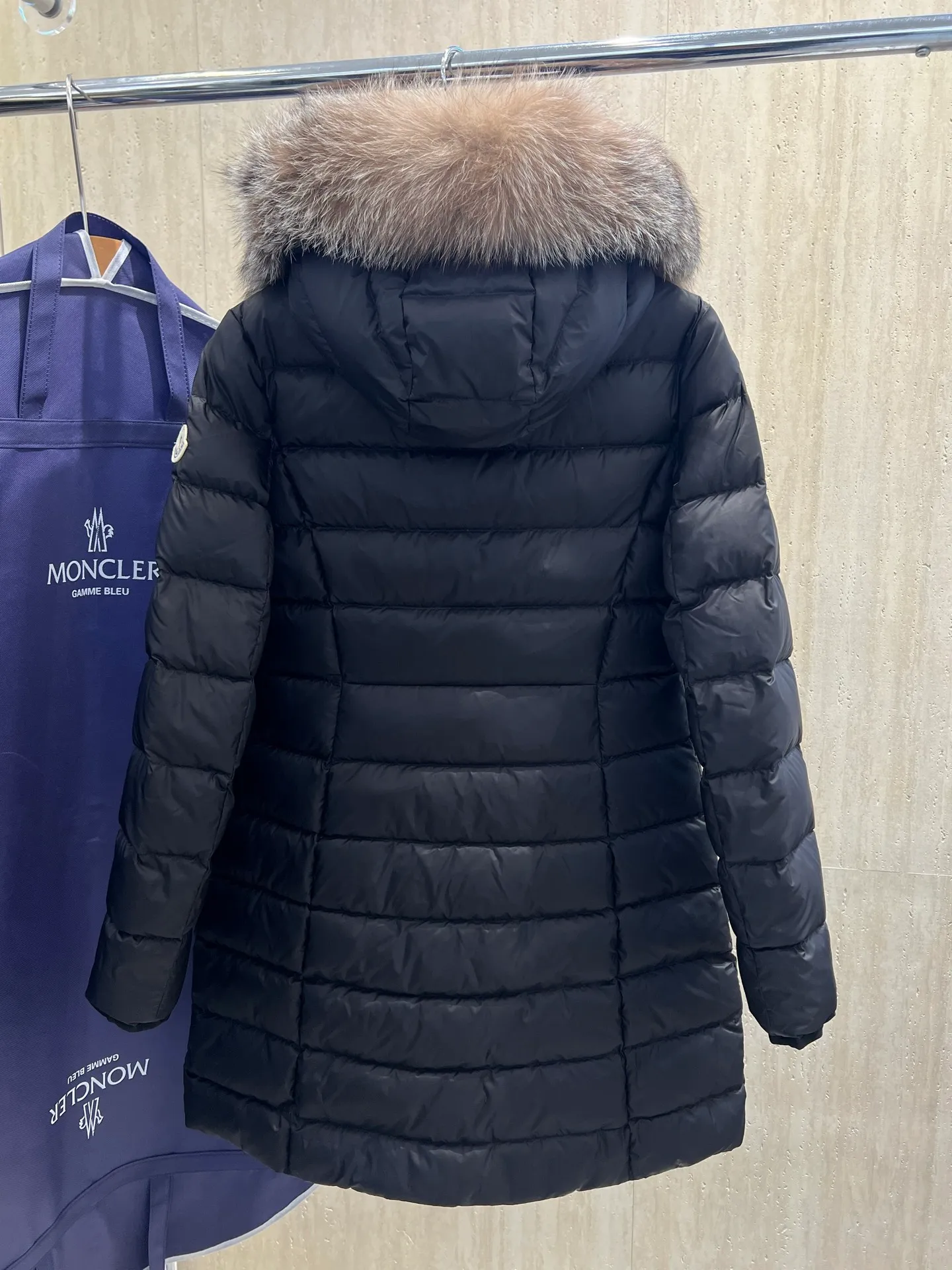 Moncler Hirmafur ， 。 ， ， 。 ， ， 。 ： ：Black Khaki Size：1234